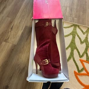 Shoedazzle Lourdes boots